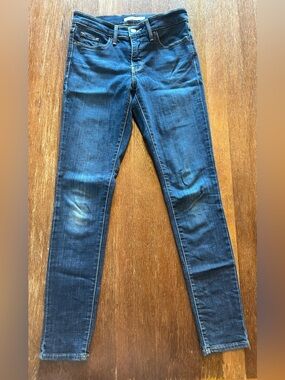Levi’s 311 Shaping Skinny Jeans Size 26 Dark Wash Stretch 28” Inseam